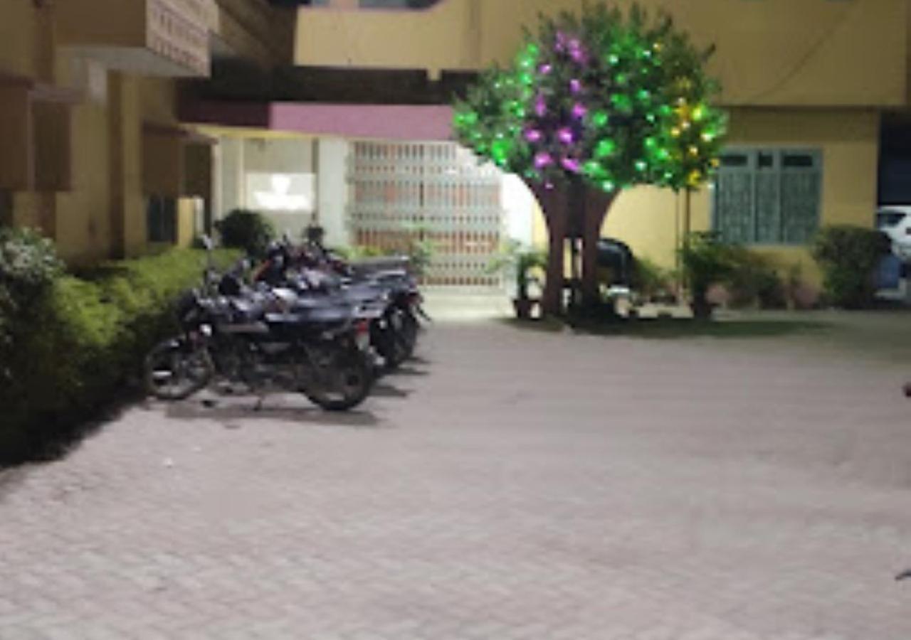 Vijieya Hotel Bihar Saharsa エクステリア 写真